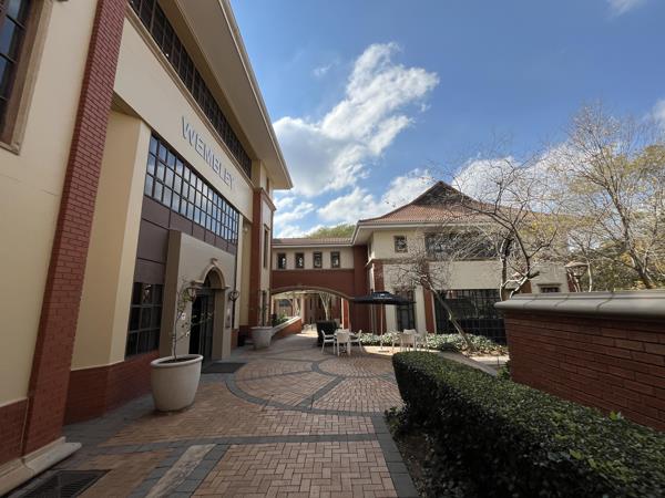 164  m² Commercial space