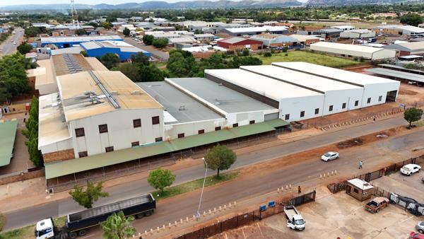 6 100  m² Industrial space