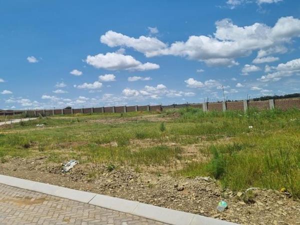 353 m² Land