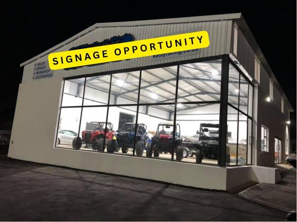 949  m² Commercial space