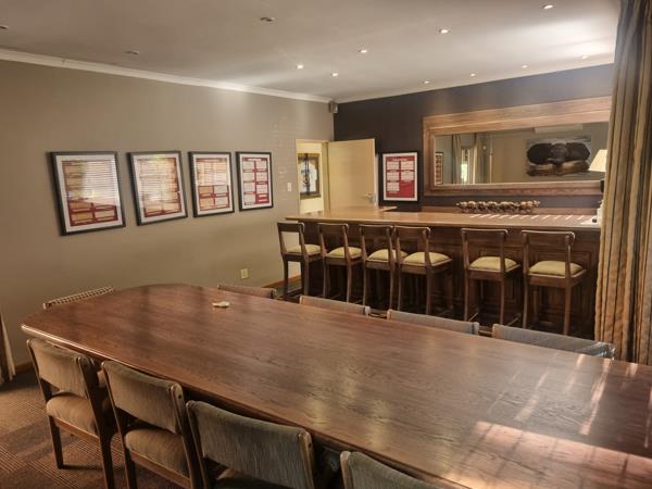 1 127 m² Office Space