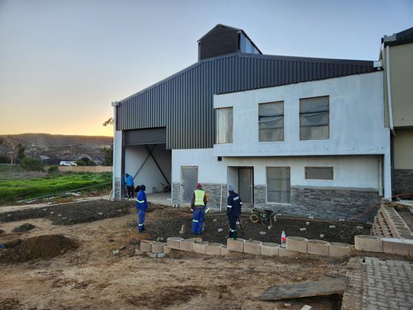 384  m² Industrial space