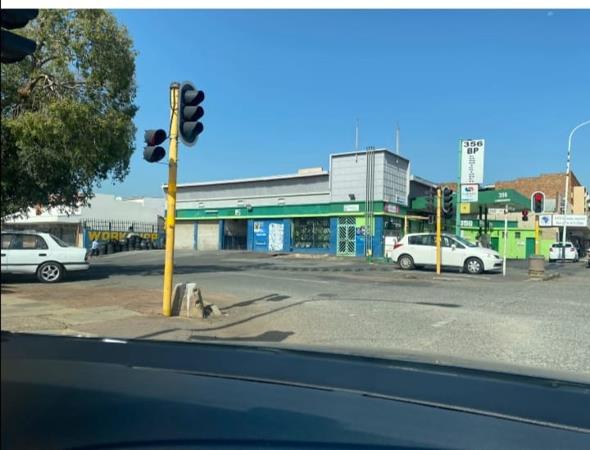 1 292  m² Retail Space