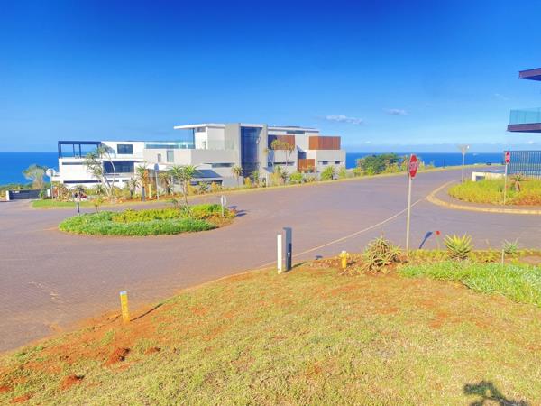 1 008 m² Land