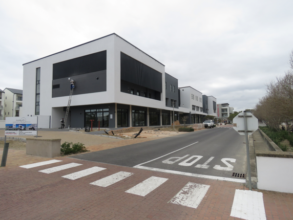 138  m² Commercial space