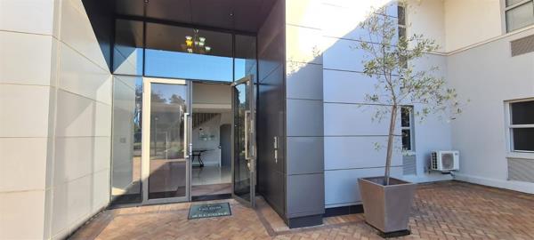 201  m² Commercial space