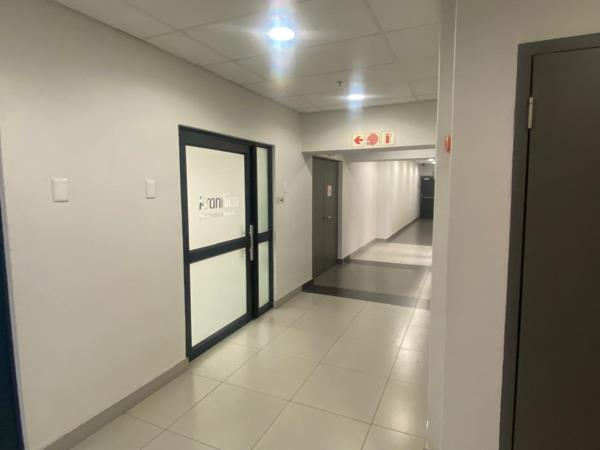 164  m² Office Space