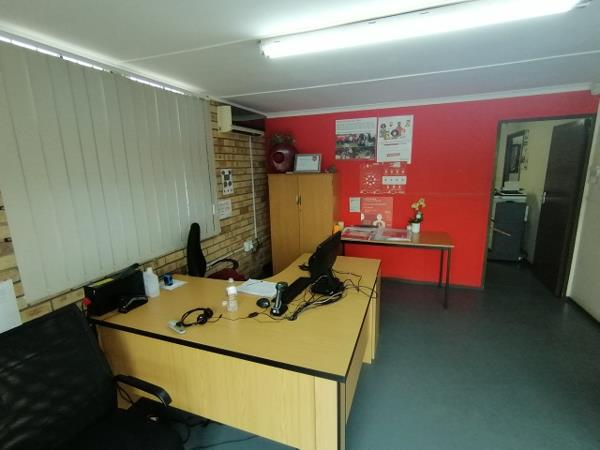 123  m² Commercial space