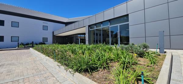 560  m² Commercial space