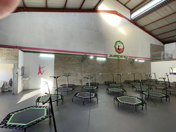 290  m² Industrial space