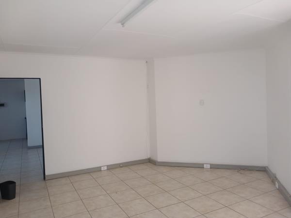 100  m² Commercial space