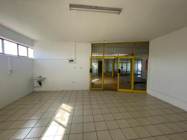 55  m² Retail Space