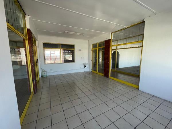 30  m² Retail Space