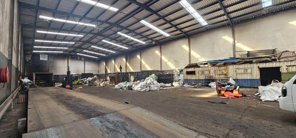 1 400  m² Commercial space