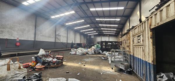 1 400  m² Commercial space