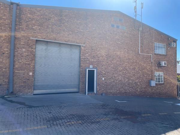 571  m² Industrial space