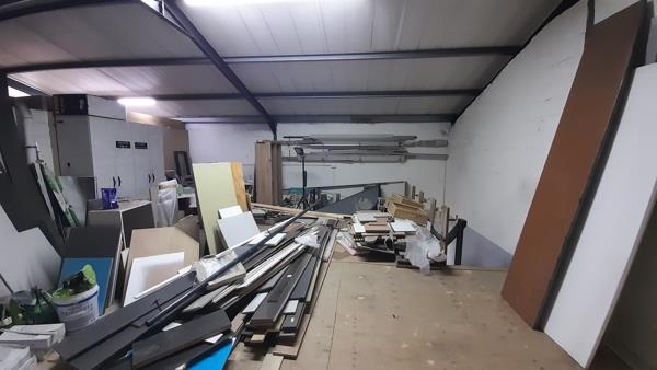 290  m² Industrial space