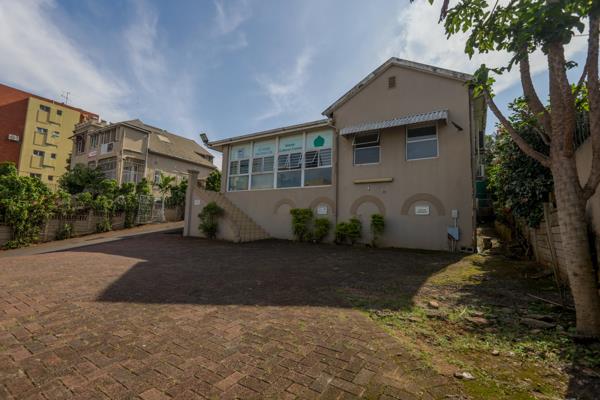 300  m² Commercial space