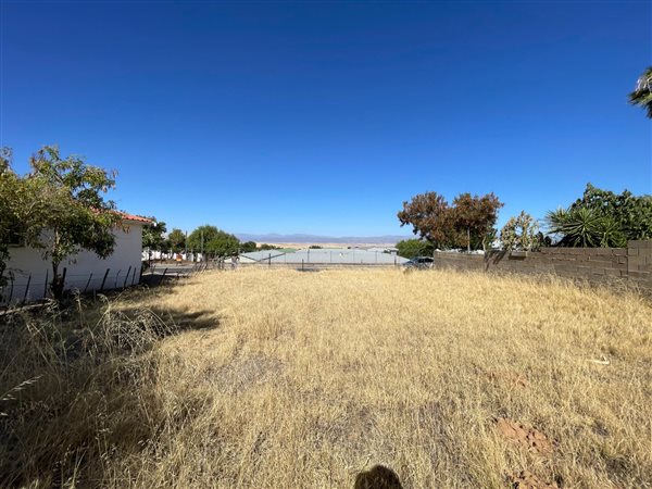 496 m² Land
