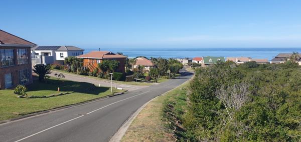 1 008 m² Land