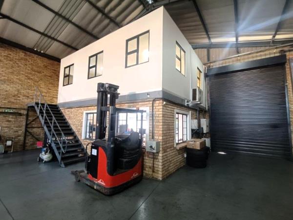 385  m² Industrial space