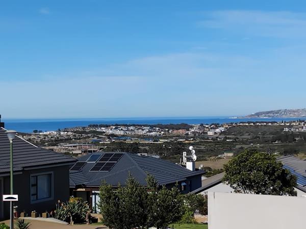 572 m² Land