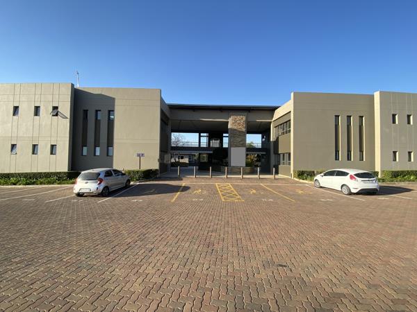 176  m² Commercial space