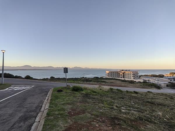 898 m² Land