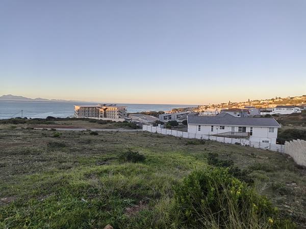 898 m² Land