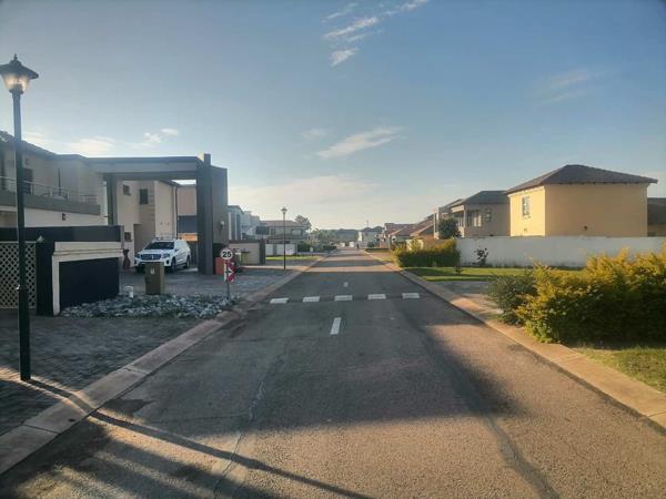 838 m² Land