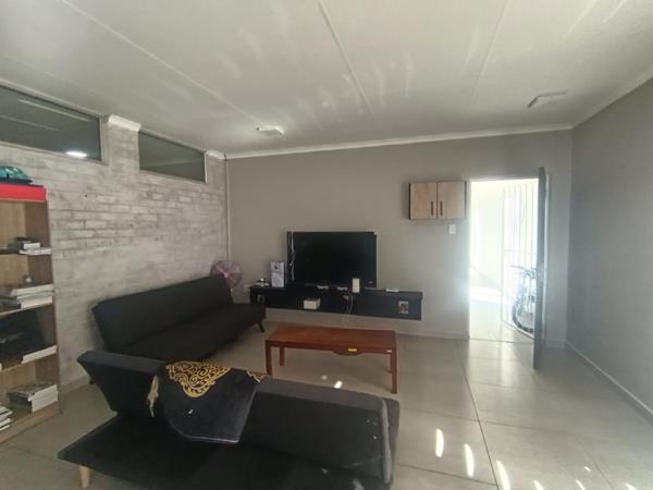 455  m² Commercial space