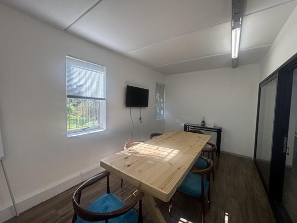 103  m² Commercial space