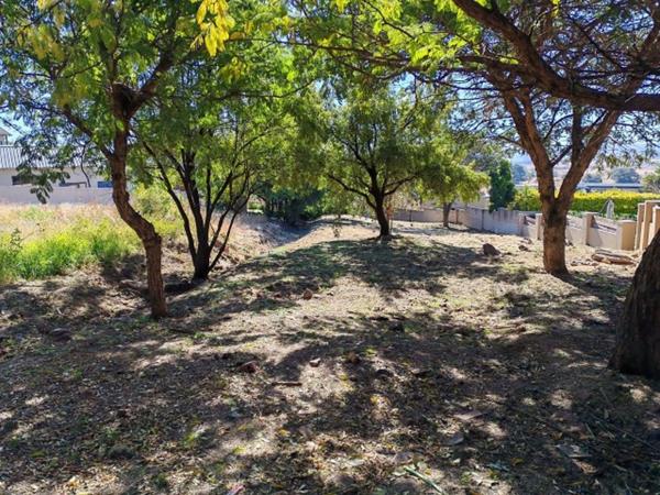 758 m² Land