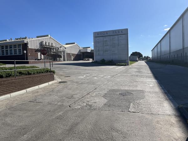 327  m² Commercial space