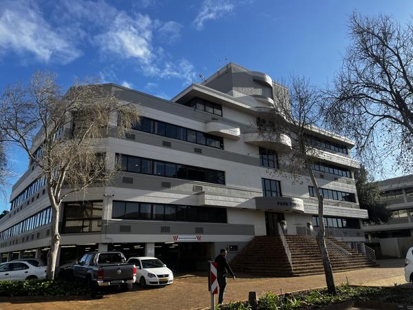 324  m² Commercial space