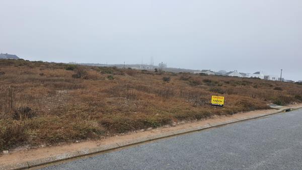 750 m² Land