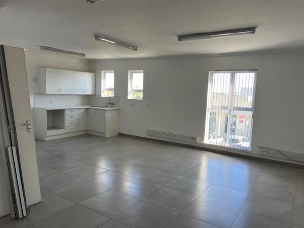 95  m² Office Space