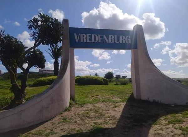 3 072 m² Land