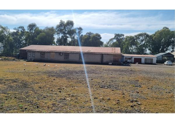 840  m² Commercial space