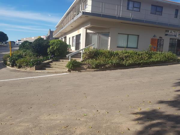 411  m² Commercial space