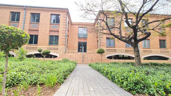 379 m² Office Space
