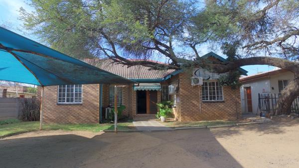 215  m² Commercial space