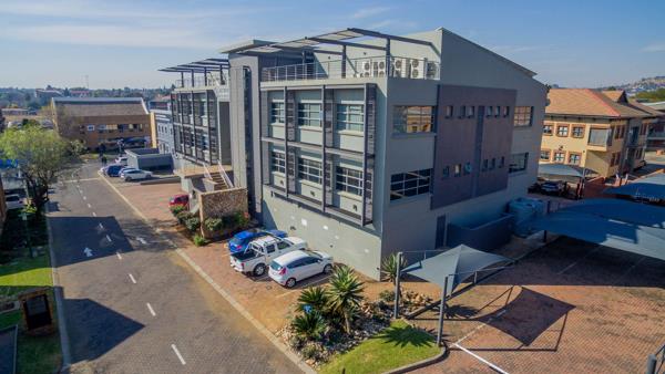 328  m² Commercial space