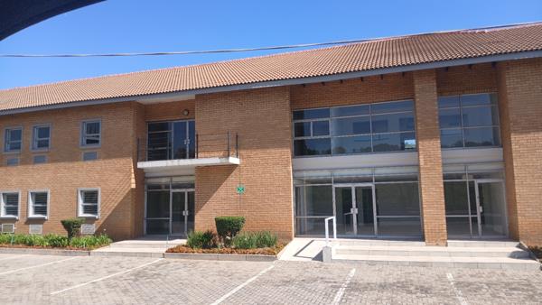 2 372  m² Commercial space