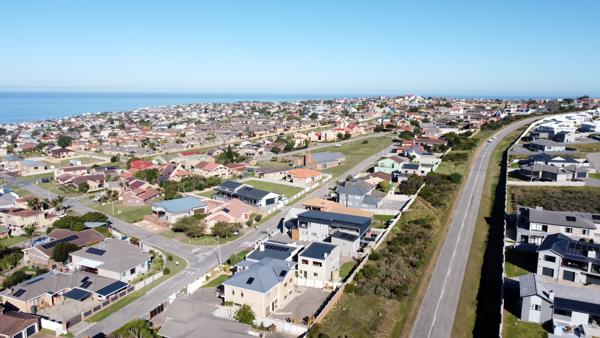 750 m² Land