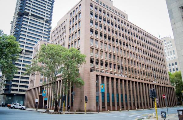 714  m² Commercial space