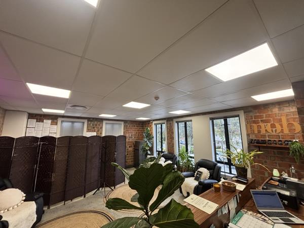 49  m² Commercial space