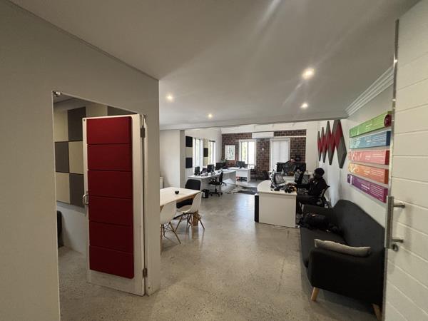 79  m² Commercial space