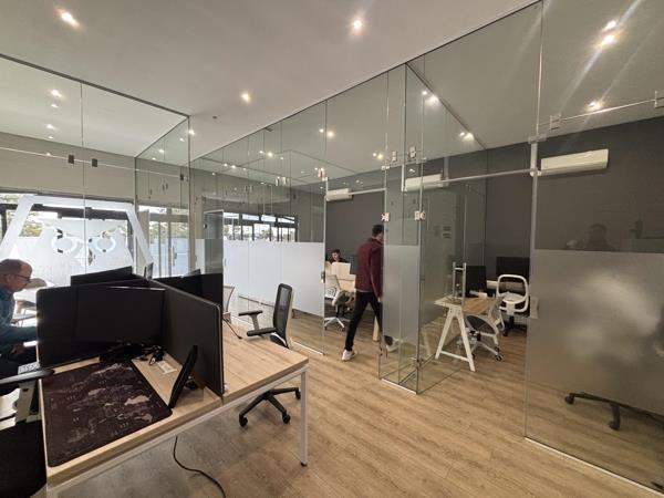 85  m² Commercial space