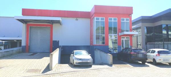 704  m² Commercial space